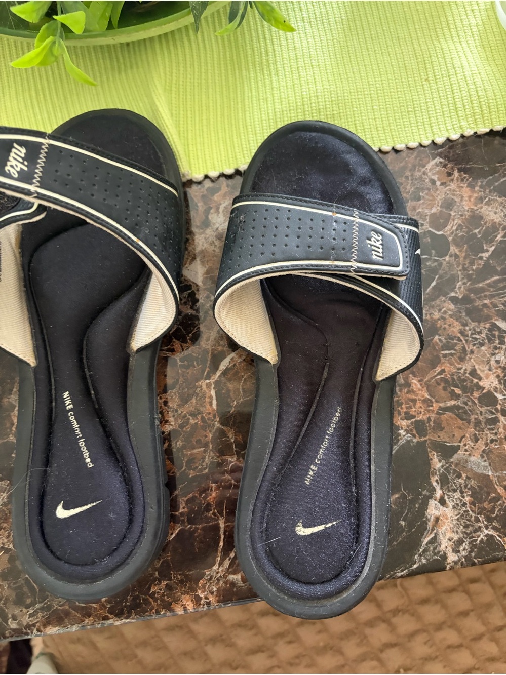 Nike Women’s Comfort Footbed Slides Sandals - Size 8.5 - Black